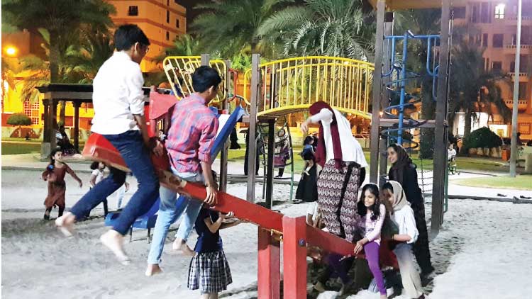 അവധിക്കാലം അരികിൽ; ആഹ്ലാദ​ത്തോടെ കുട്ടിക്കൂട്ടം