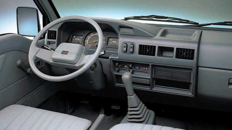 മ​ല​യാ​ളി  ഓ​ടി​ച്ച വാ​ൻ  യാ​മ്പു​വി​ൽ​നി​ന്ന്​  ക​ള​വു​പോ​യി