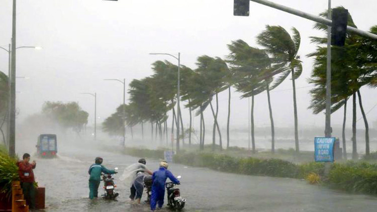 തീരത്ത് വൻ തിരമാലക്ക് സാധ്യത; വായു ഗുജ്റാത്തിലേക്ക് അടുക്കുന്നു