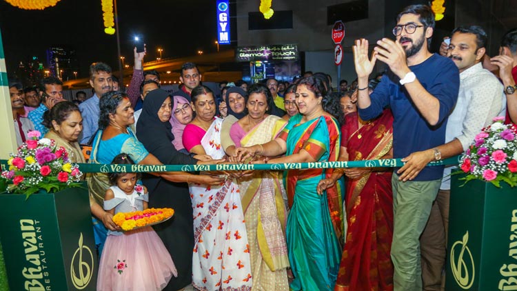 വെ​ജി​റ്റേ​റി​യ​ൻ രു​ചി​പ്പെ​രു​മ​യു​മാ​യി വെ​ജ്​ ഭ​വ​ൻ പ്ര​വ​ർ​ത്ത​നം തു​ട​ങ്ങി