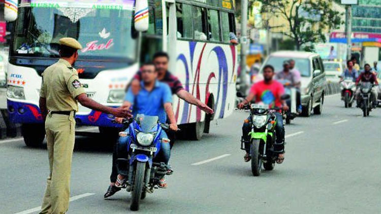 ഗ​താ​ഗ​ത നി​യ​മ ലം​ഘ​നം: ഗു​ജ​റാ​ത്ത്​ സ​ർ​ക്കാ​റും പി​ഴ സം​ഖ്യ കു​റ​ച്ചു
