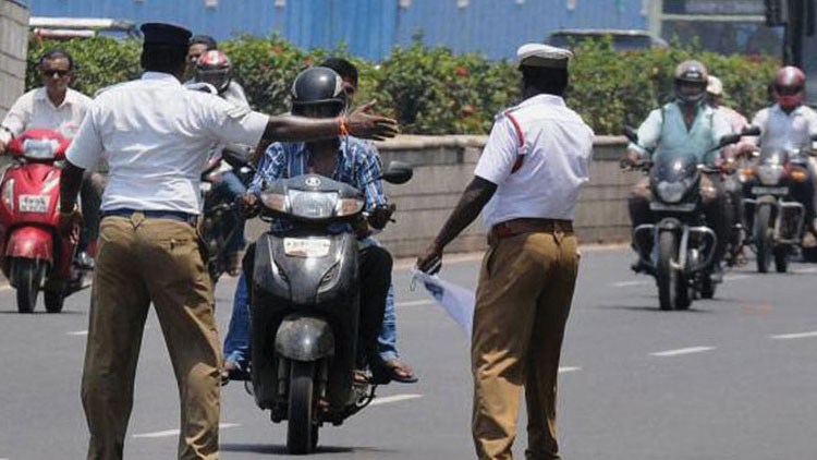 മോ​​​ട്ടോ​​ർ വാ​​ഹ​​ന ഭേ​​ദ​​ഗ​​തി: 16 വരെ കൂടിയ പിഴ ചുമത്തില്ല -ഗതാഗത മന്ത്രി