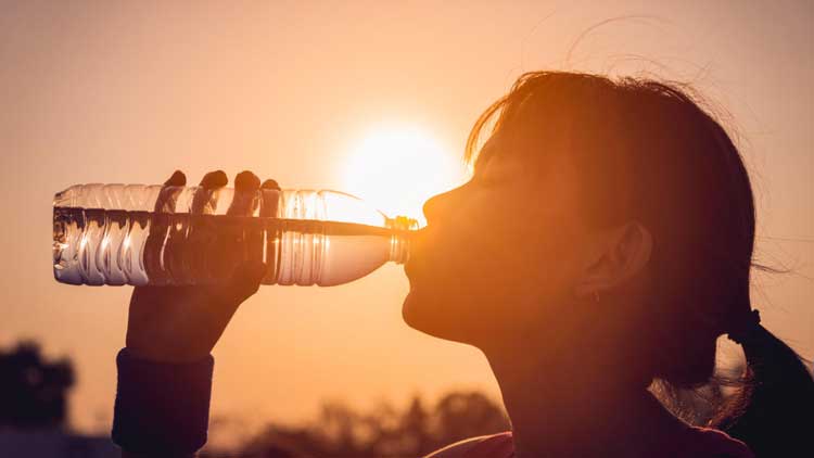 കനത്ത ചൂടാണ്​, പൊള്ളല്ലേ...