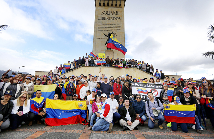 പ്ര​തി​ഷേ​ധ​ങ്ങ​ൾ​ക്കി​ടെ വെ​നി​േ​സ്വ​ല​യി​ൽ വോ​െട്ടടു​പ്പ്​