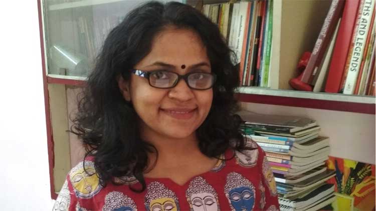 നടിയെ അക്രമിച്ച കേസിലെ നടപടിക്രമങ്ങൾ വൈകിപ്പിക്കുന്നു; സർക്കാറിനെതിരെ വിധു വിൻസന്‍റ്