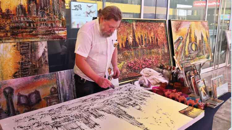 അകലെയാണെങ്കില​ും വിദ്​മയുടെ നെഞ്ചിലുണ്ട്​ കേരളം