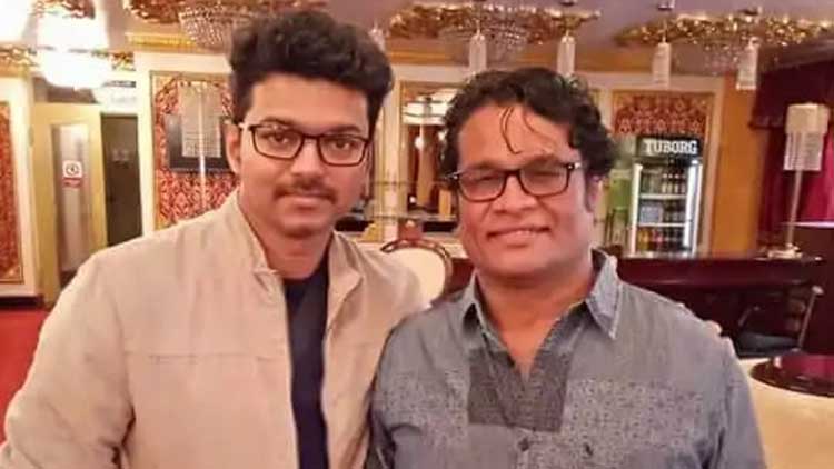 വിജയ് നിലപാടുള്ള സൂപ്പർ മനുഷ്യനാണ്; സിദ്ദിഖിന് ഹരീഷ് പേരടിയുടെ മറുപടി