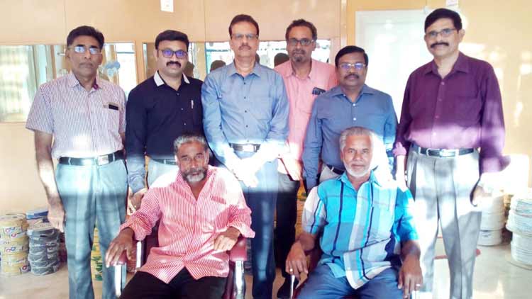 ദു​​രി​​ത​​ക്ക​​ട​​ൽ താ​​ണ്ടി വി​​ജ​​യ​​ൻ അ​​പ്പു​​ക്കു​​ട്ട​​ൻ നാ​​ട​​ണ​​യു​​ന്നു