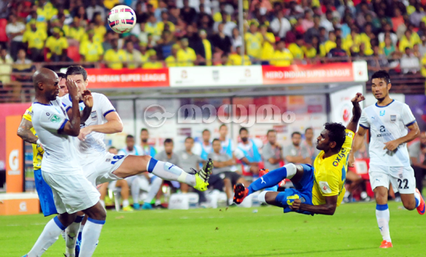 ഐ.എസ്.എല്‍: ഗോളടിക്കാതെ ബ്ലാസ്റ്റേഴ്‌സും മുംബൈയും