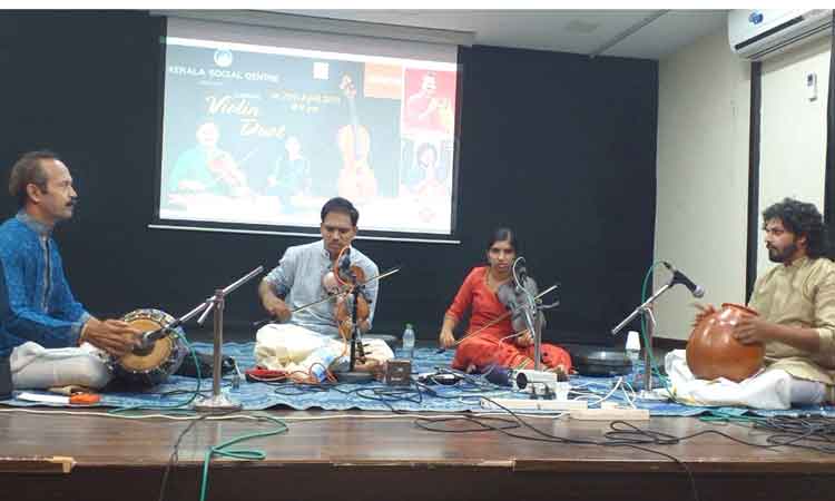 നാ​ദ-താ​ള വി​സ്മ​യം തീ​ർ​ത്ത്   വ​യ​ലി​ൻ ഡ്യു​വ​റ്റ്