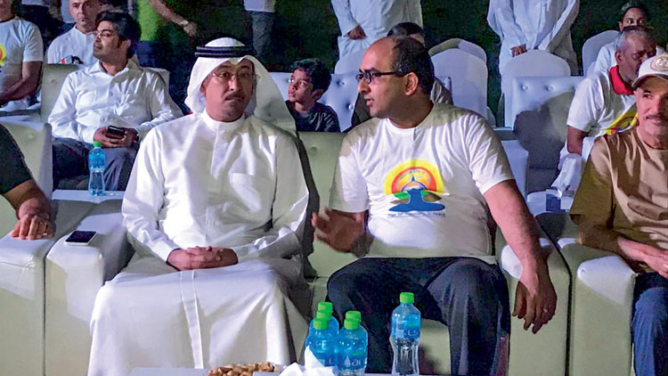 യോ​ഗ​യി​ൽ മു​ഴു​കി ദു​ബൈ