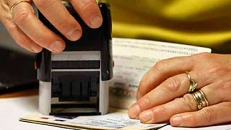 വി​സ വി​ല​ക്ക്​: കാ​ലാ​വ​ധി  ക​ഴി​യുമ്പോള്‍ രാ​ജ്യം വി​ട​ണം