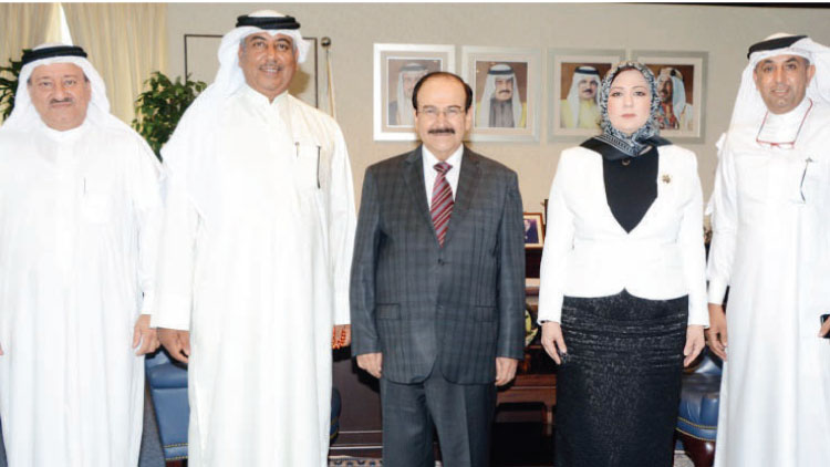 ജലം, വൈദ്യുതി മ​ന്ത്രിയെ സന്ദർശിച്ചു