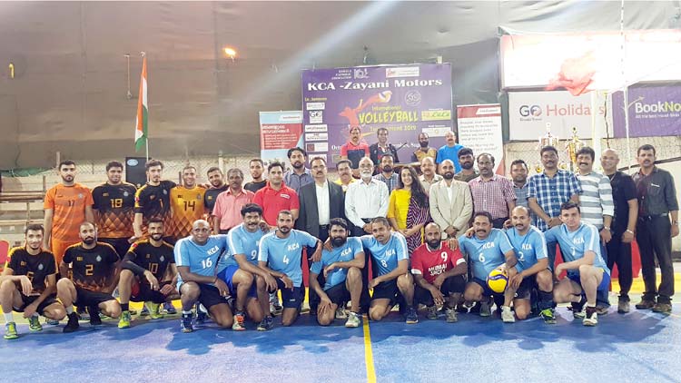 കെ.​സി.​എ അ​ന്താ​രാ​ഷ്​​ട്ര വോ​ളി​ബാ​ൾ ടൂ​ർ​ണ​മെൻറി​ന്​ ഉ​ജ്ജ്വ​ല തു​ട​ക്കം