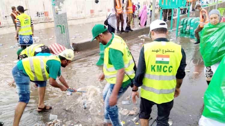 ഹാജിമാരുടെ ഹൃദയം കവർന്ന്​ മലയാളി വളൻറിയർമാർ