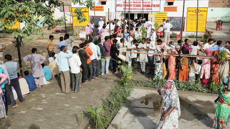 രണ്ടാംഘട്ട തെരഞ്ഞെടുപ്പ്​; വോട്ടിങ്​ മെഷീനിൽ വ്യാപക തകരാറുകൾ