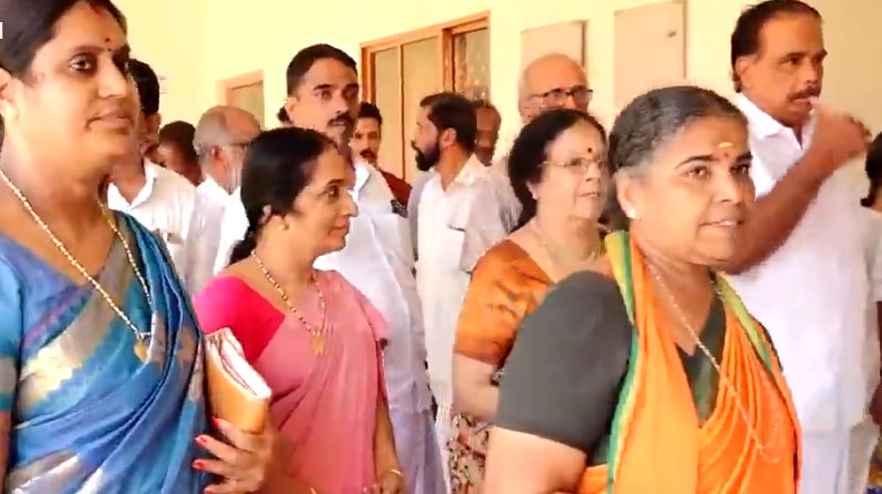 വോട്ടഭ്യര്‍ഥിച്ചെത്തിയ ബി.ജെ.പി സ്ഥാനാർഥിയെ ഗെറ്റ് ഒൗട്ട് അടിച്ച് അധ്യാപകൻ