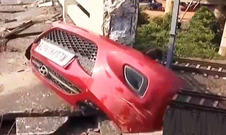 vytila-car-accident-kerala online news