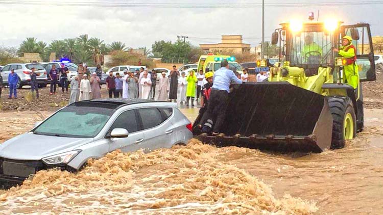 ഞാ​യ​റാ​ഴ്​​ച​യും ക​ന​ത്ത മ​ഴ