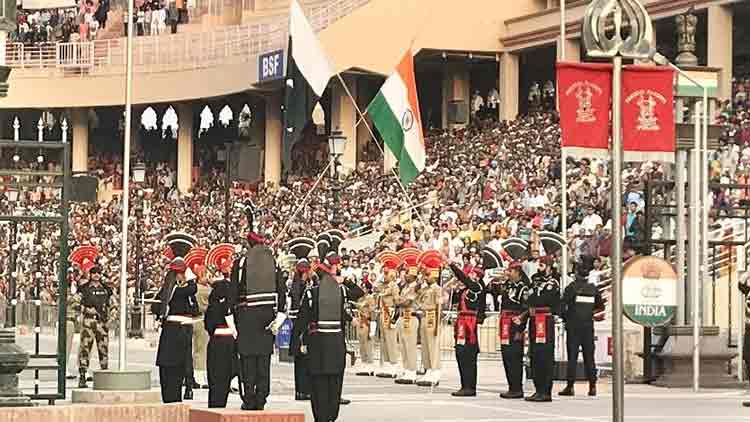 വാഗാ അതിർത്തിയിലെ പതാക താഴ്ത്തൽ ചടങ്ങിൽ പൊതുജനങ്ങളെ പങ്കെടുപ്പിക്കില്ല