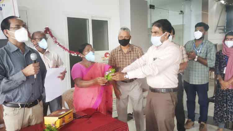 കോവിഡ് ചികിത്സ: മാനന്തവാടി ജില്ല ആശുപത്രിയില് പ്ലാസ്മ ബാങ്ക് തുടങ്ങി കോവിഡ് ചികിത്സ: മാനന്തവാടി ജില്ല ആശുപത്രിയില് പ്ലാസ്മ ബാങ്ക് തുടങ്ങി