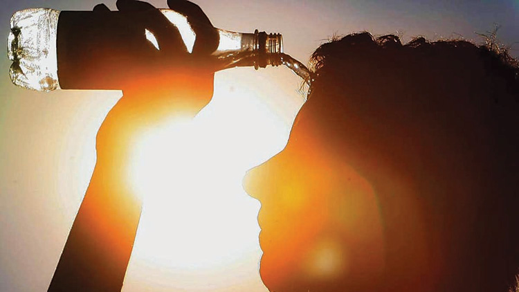 കുവൈത്ത്​ കൊടും വേനലിലേക്ക്​;  വെള്ളിയാഴ്​ച ചൂട്​ 50 ഡിഗ്രിക്കടുത്ത്