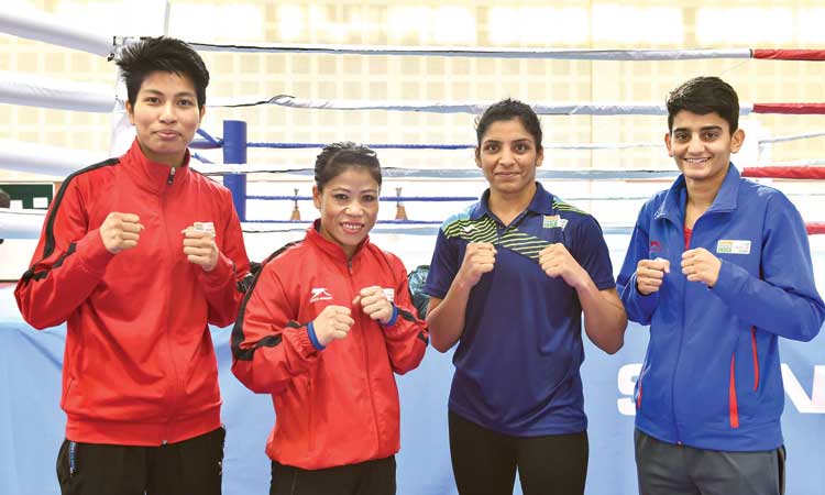 പൊ​ന്നാ​വാ​ൻ നാ​ല്​ പെ​ണ്ണു​ങ്ങ​ൾ