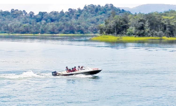 ബാണാസുര സാഗറിലെ വെള്ളവും കാത്ത് കർഷകർ