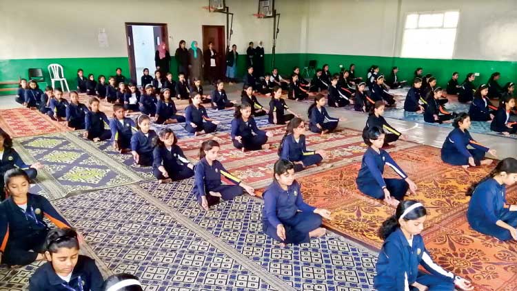 യോ​ഗ ആ​ഘോ​ഷ​മാ​ക്കി റാ​സ​ൽ​ഖൈ​മ​യും