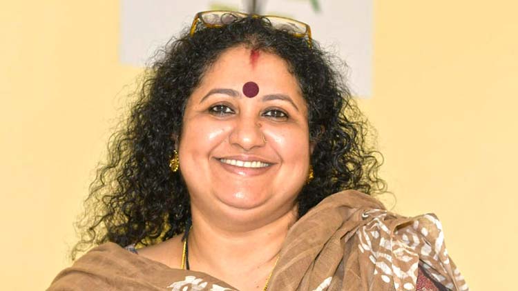 യോ​ഗ​യു​ടെ വ​ഴി​യി​ൽ ര​ണ്ടു പ​തി​റ്റാ​ണ്ട്​  പി​ന്നി​ട്ട്​ മ​ധു​മ​തി ന​ന്ദ​കി​ഷോ​ർ