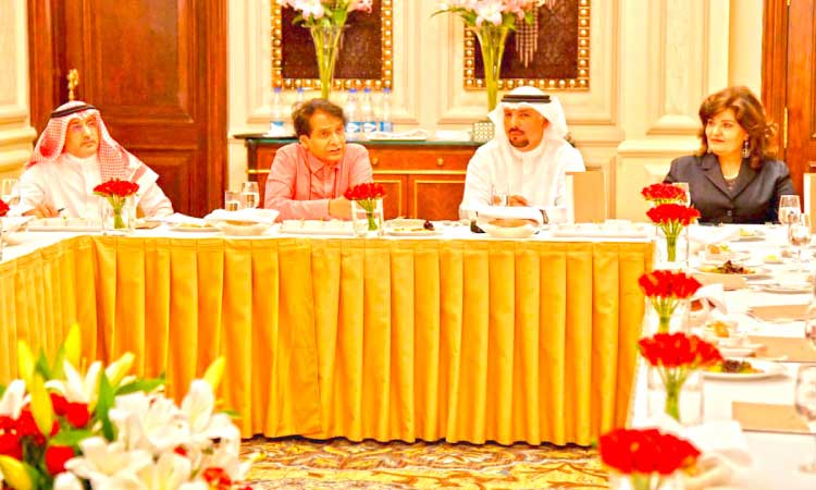 ഇ​ന്ത്യ-​കു​വൈ​ത്ത്​ വ്യാ​പാ​ര ബ​ന്ധം ശ​ക്​​തി​പ്പെ​ടു​ത്തും –കേ​ന്ദ്ര​മ​ന്ത്രി സു​രേ​ഷ്​ പ്ര​ഭു