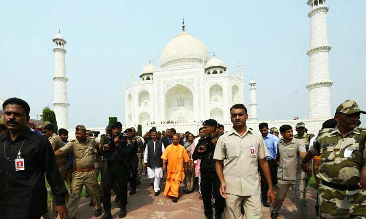 ട്രംപിനെ താജ്​മഹൽ കാണിക്കും; അപ്പോൾ യോഗി​ നിലപാട്​ മാറ്റിയോ?