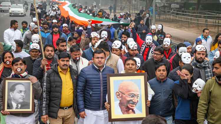 ഡൽഹിയിൽ പ്രതിഷേധം തുടരുന്നു