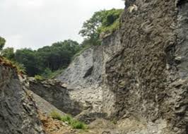 തോട്ടങ്ങളിലെ പാറമടകള്‍: വന്‍കിടക്കാര്‍ക്ക് ഒത്താശയുമായി ഉദ്യോഗസ്ഥര്‍