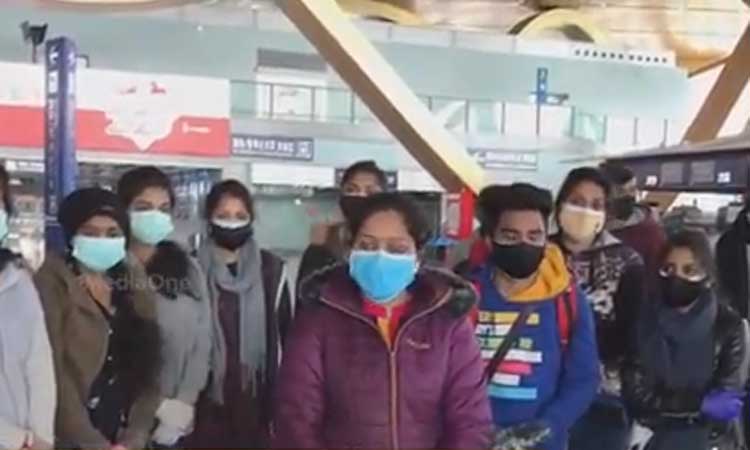 സിംഗപ്പൂർ വിമാനം കയറ്റിയില്ല; ചൈനയിലെ കുൻമിങ്​ വിമാനത്താവളത്തിൽ കുടുങ്ങി മലയാളി വിദ്യാർഥികൾ-VIDEO