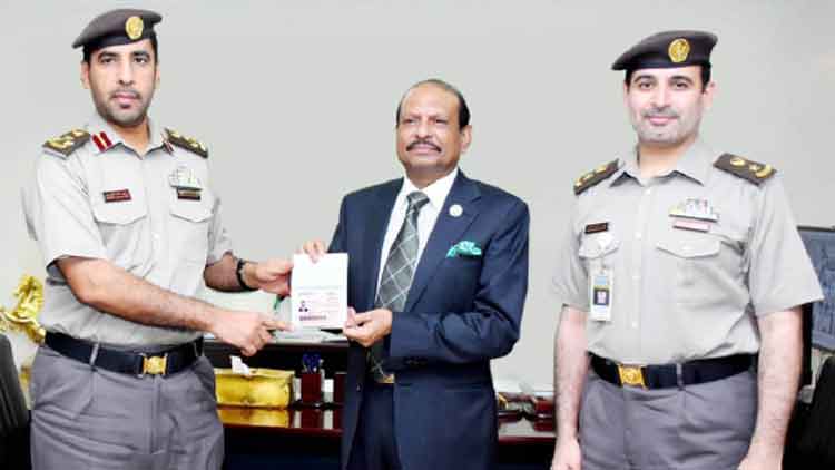 എം.എ. യൂസുഫലിക്ക് യു.എ.ഇയിൽ സ്ഥിരതാമസത്തിന് ഗോൾഡ് കാർഡ്