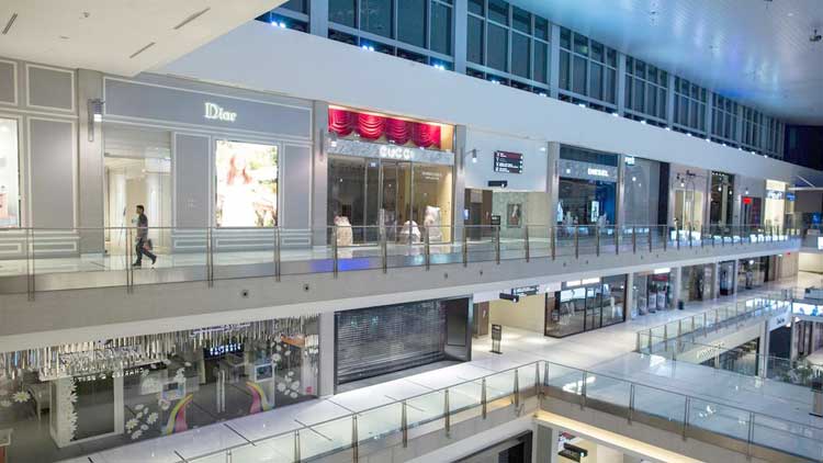 മാളുകൾ അടഞ്ഞു, വ്യാപാരകേന്ദ്രങ്ങൾ പൂട്ടി