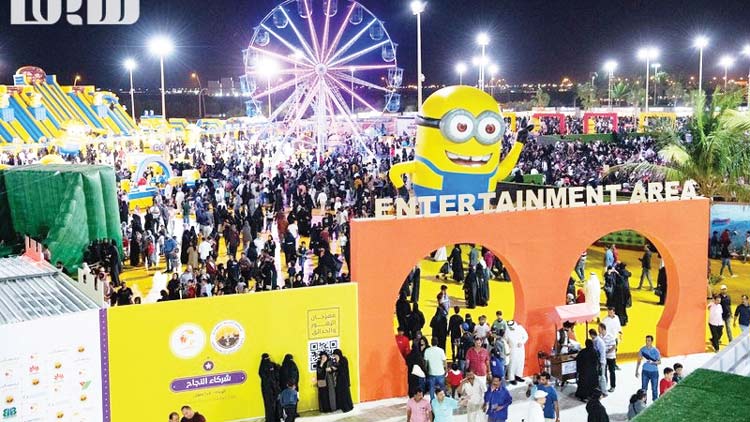 കലാ സാംസ്‌കാരിക പരിപാടികളിൽ മതിമറന്ന് സന്ദർശകർ