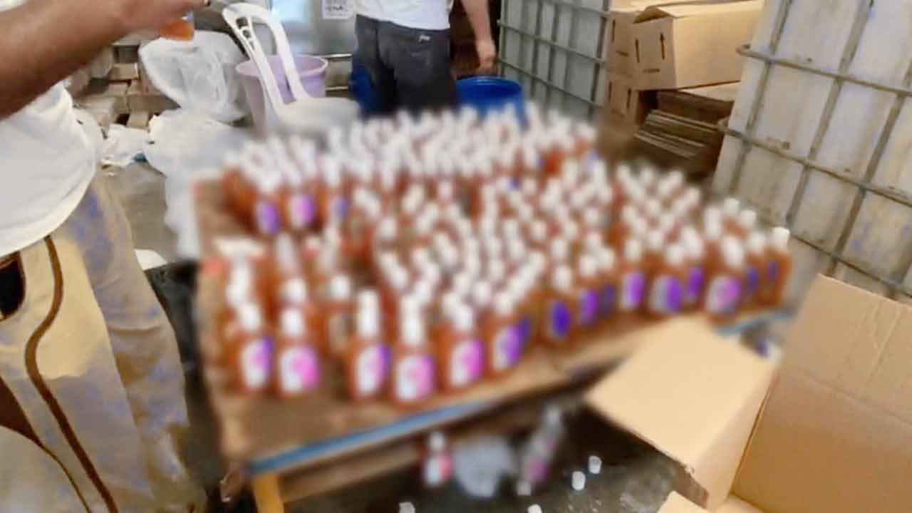 വ്യാ​ജ ക്ലീ​നി​ങ്​ ഉ​ൽ​പ​ന്ന നി​ർ​മാ​ണ ഫാ​ക്ട​റി അ​ട​ച്ചു​പൂ​ട്ടി